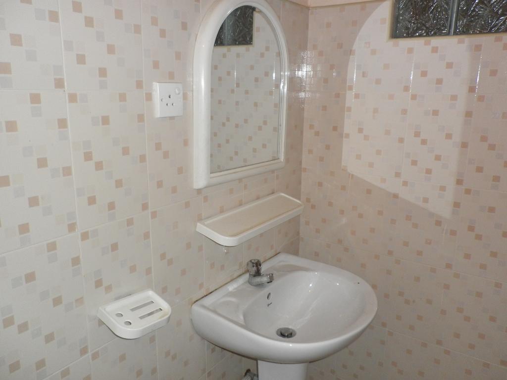 Mccarthy Guesthouse Κάντι Δωμάτιο φωτογραφία